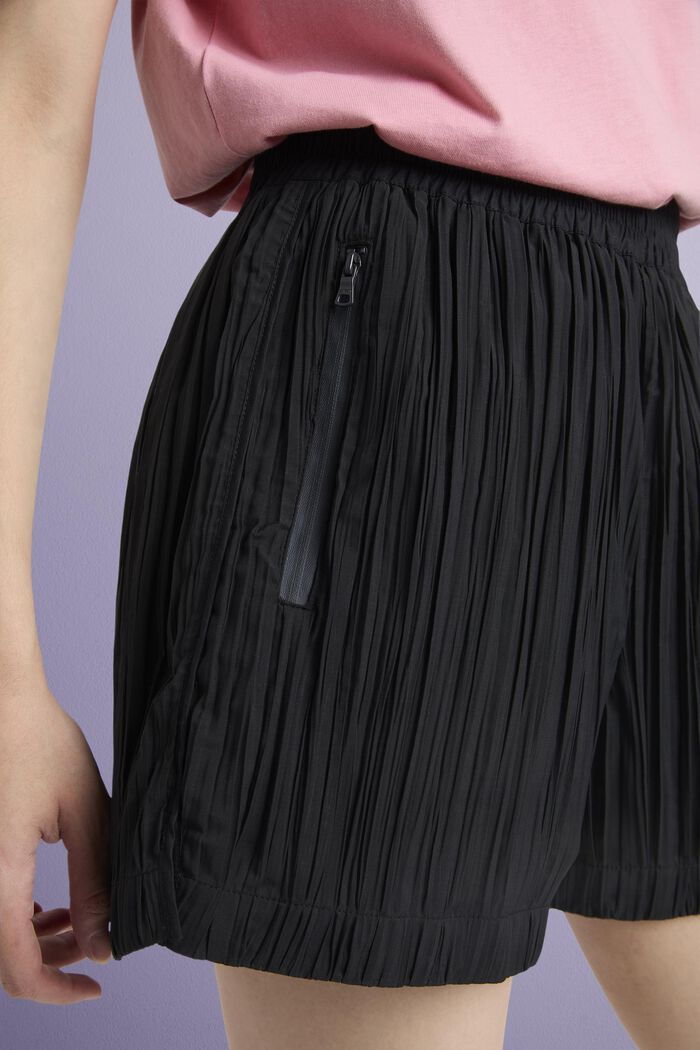 Pleated High-Rise Shorts, BLACK, detail image number 3