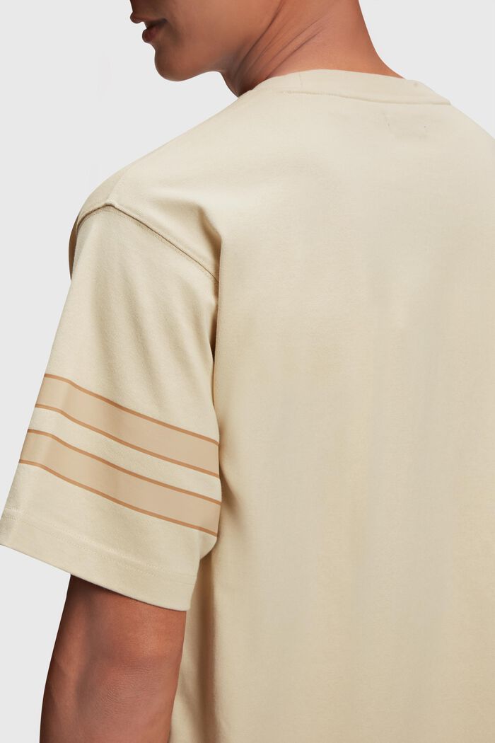 Striped Sleeve Graphic Print Tee, LIGHT BEIGE, detail image number 4