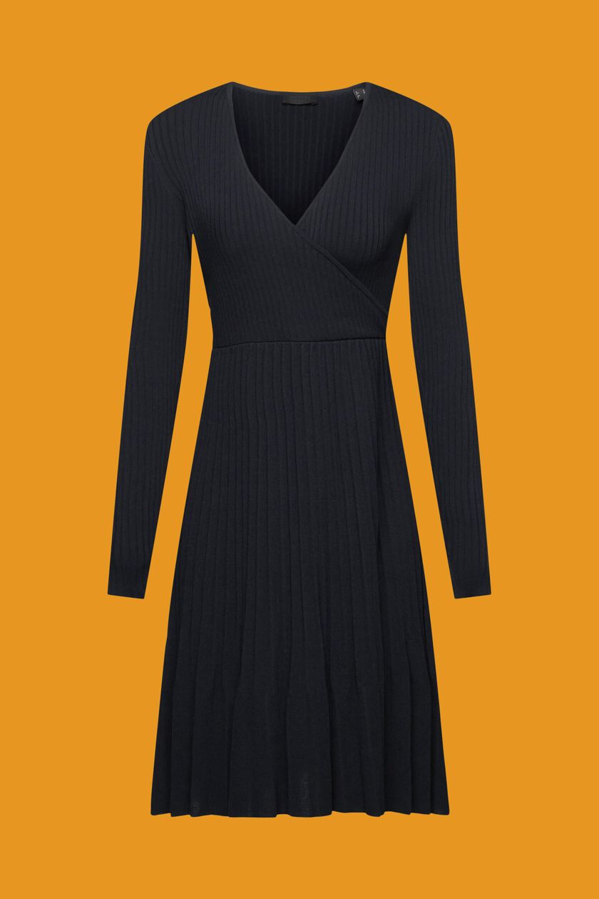 Pleated wrap dress with long-sleeves
